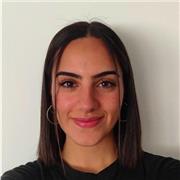 Me defino como una persona organizada y motivada, quiero ayudar a alumnos y alumnas con diversas dificultades para que sean conscientes que pueden conseguir sus objetivos y tener una figura de acompañamiento segura